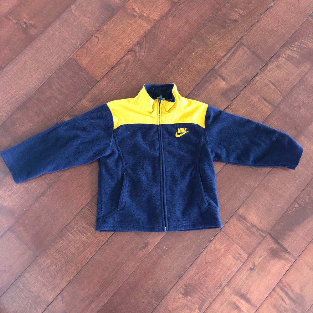 Nike fleece size 5